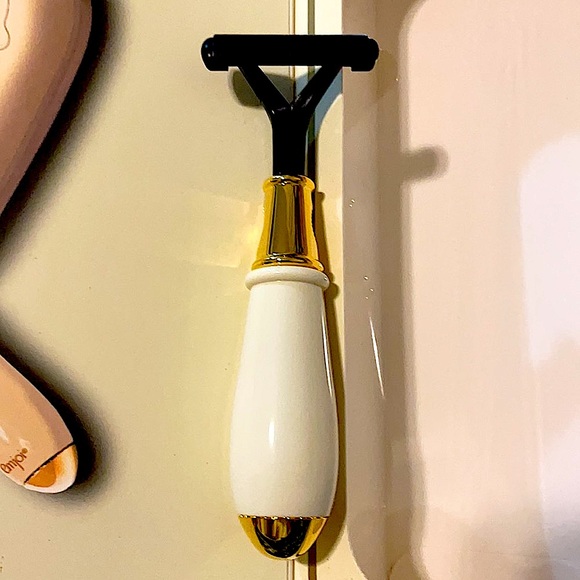 Emoji Sensation Classic Shaving Set - Picture 5 of 12